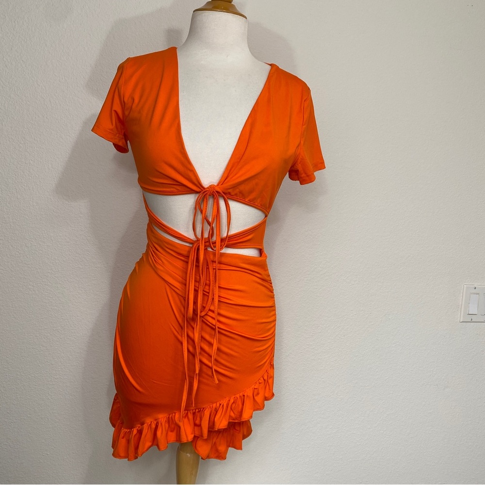 NWT New CBR Orange Cutout Ruffle Stretch Mini Dress Size Medium Girlhoodcore